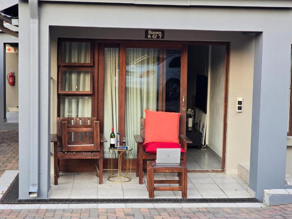 Bonim Guesthouse - Aka Magisha Guesthouse 内尔斯普雷特 外观 照片